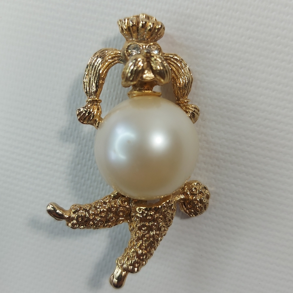 Vintage Gold Tone Poodle Brooch Pearl & Crystal Rhinestones